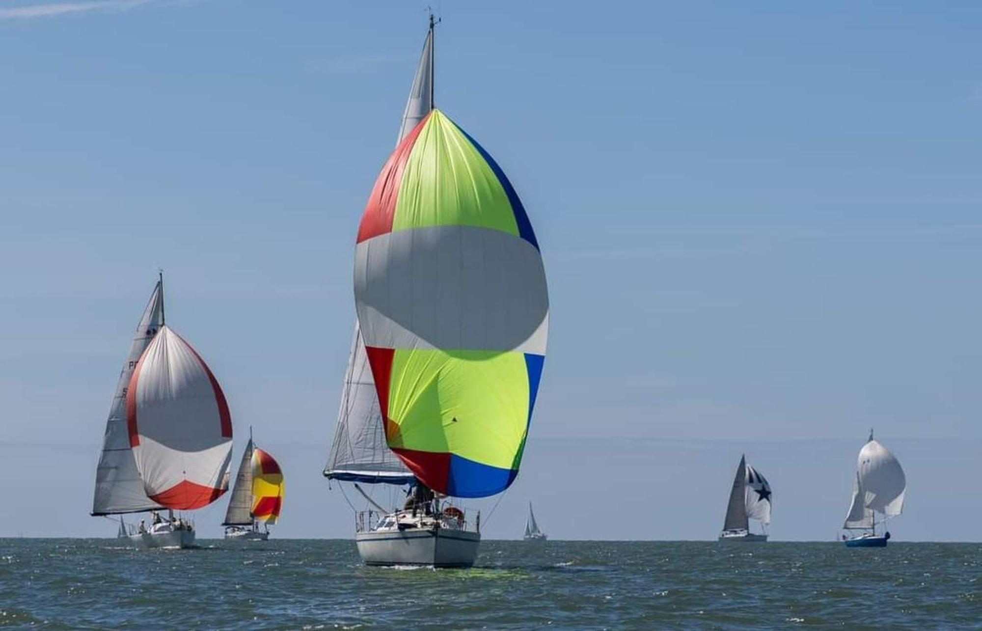 Be Local - Sleep Aboard The Santa Maria Sailing Boat In Lisbon Apartamento Exterior foto