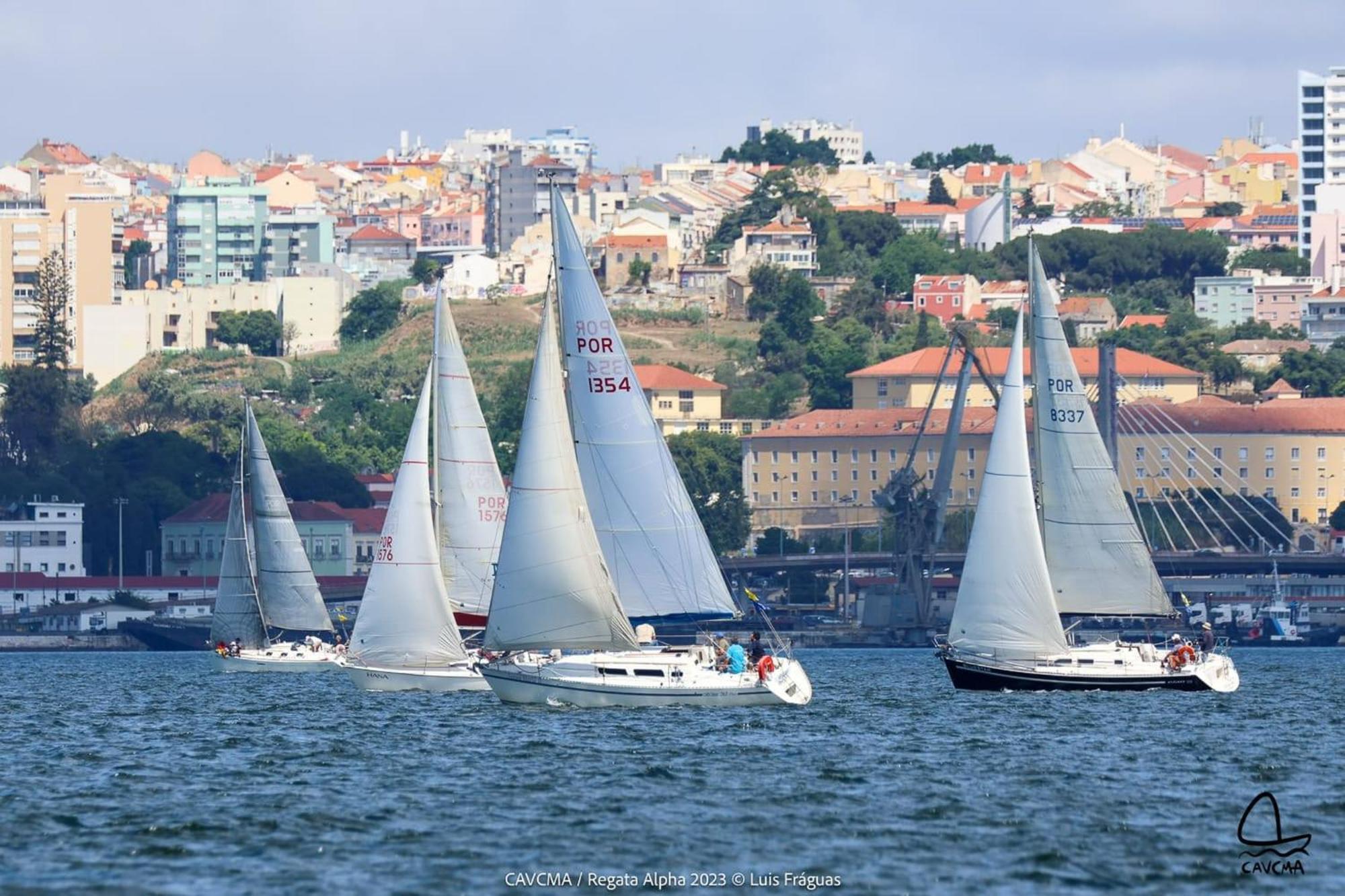 Be Local - Sleep Aboard The Santa Maria Sailing Boat In Lisbon Apartamento Exterior foto